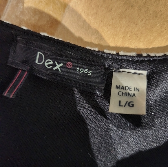 Beautiful dress  by Dex - Picture 3 of 4